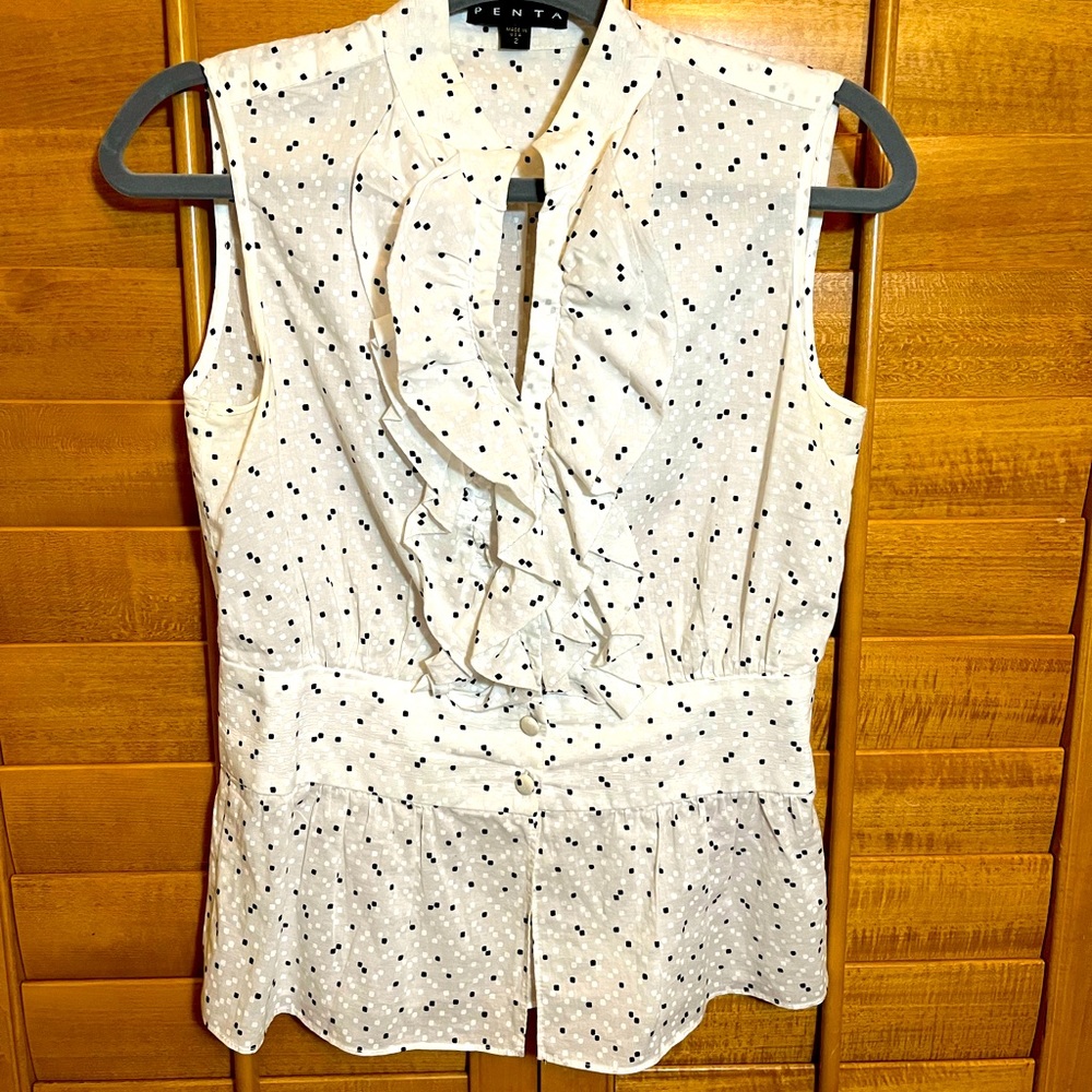 Penta White w/ small Black Diamonds sleeveless blouse SZ 2